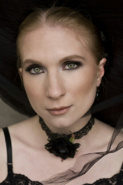 Leanna Renee Hieber headshot 1